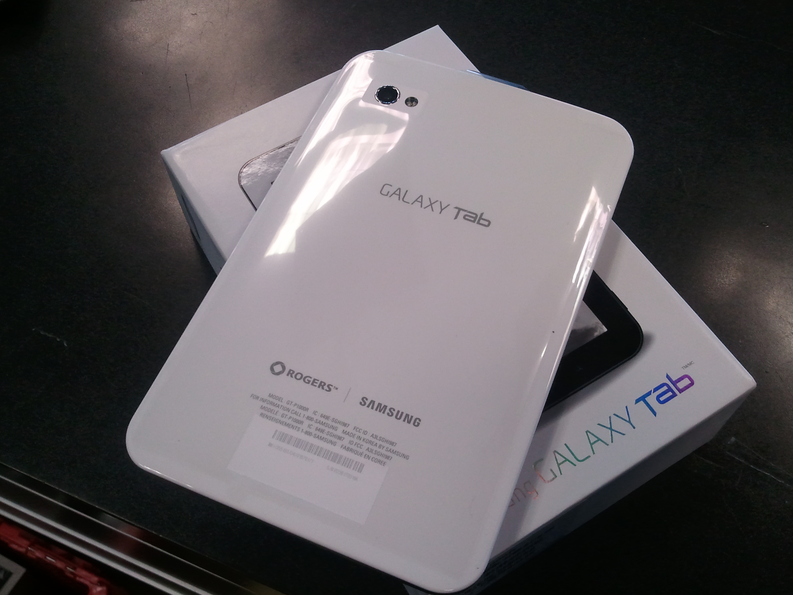 Exclusive Hands on With the White Samsung Galaxy Tab